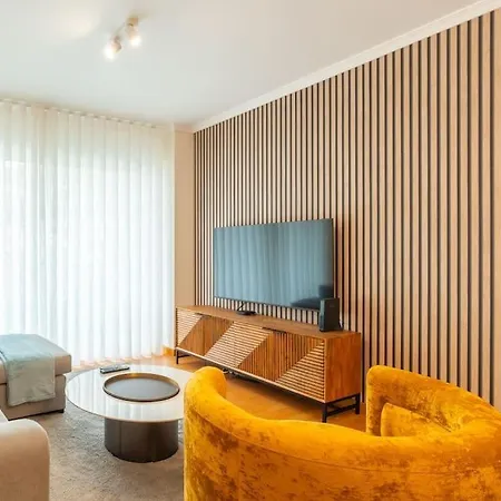 Lux Girassol - Two Bedroom Daire *