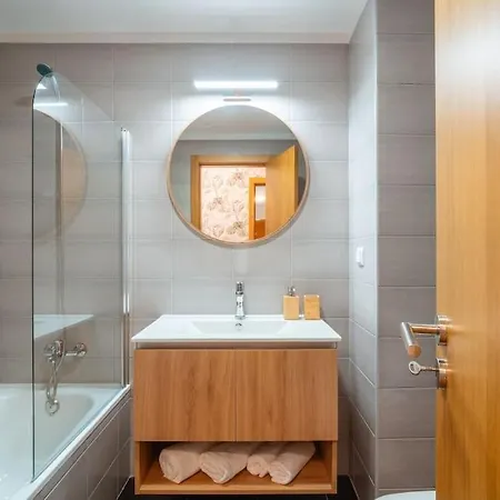 Lux Girassol - Two Bedroom Daire *